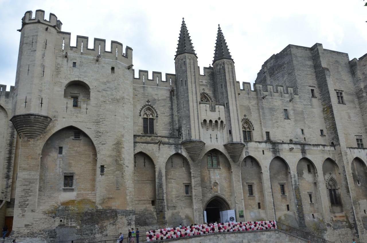 Face Au Palais Des Papes Apartment Авиньон Екстериор снимка